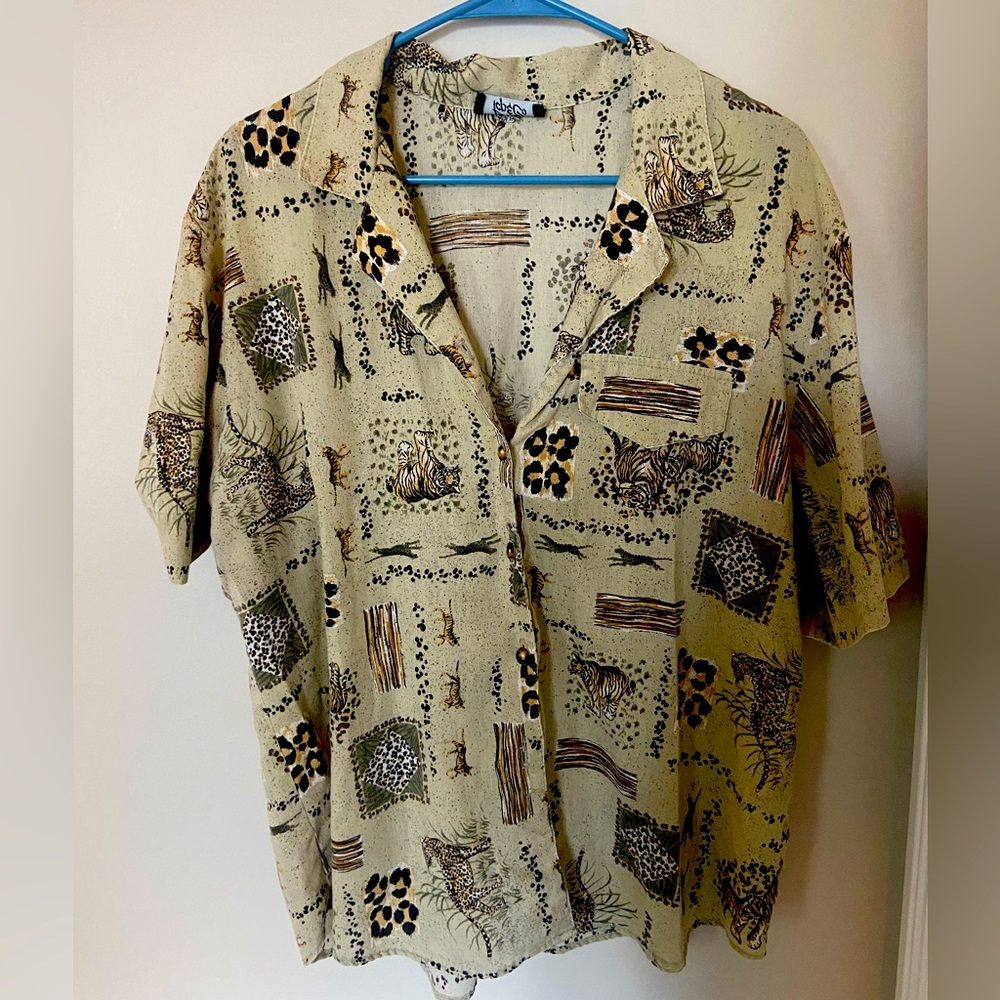 Vintage green cheetah print button down shirt size medium/large